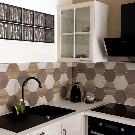 Apartman Le Regency, Familial Au Coeur Du Centre-ville, Des Celebres Jardins Bioves, Et Seulement A 1 Minute A Pied De La Menton