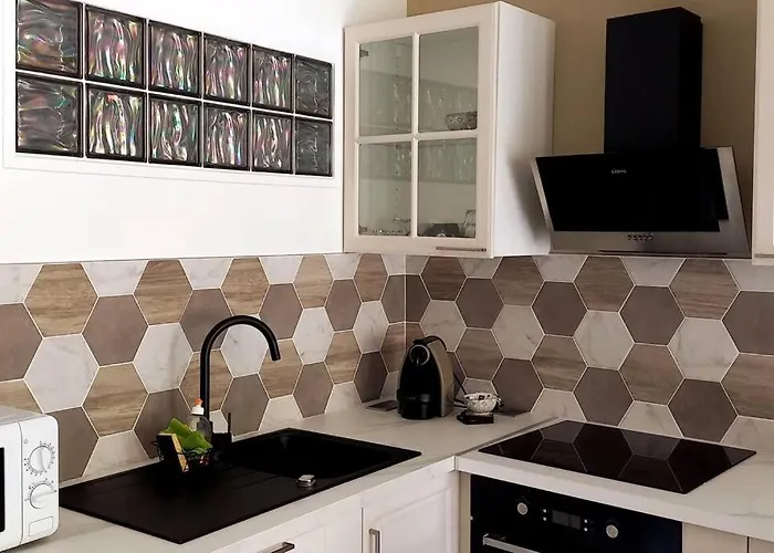 Apartamento Le Regency, Familial Au Cœur Du Centre-ville, Des Célèbres Jardins Biovès, Et Seulement à 1 Minute à Pied De La Menton