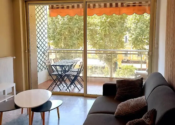 Apartamento Le Regency, Familial Au Cœur Du Centre-ville, Des Célèbres Jardins Biovès, Et Seulement à 1 Minute à Pied De La