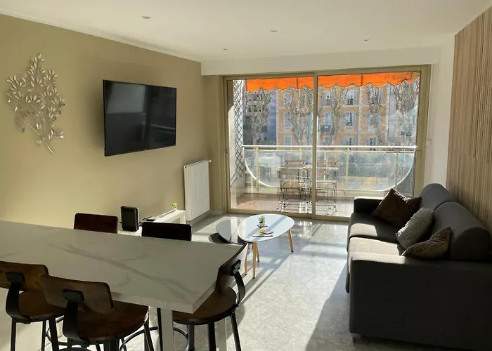 Apartamento Le Regency, Familial Au Cœur Du Centre-ville, Des Célèbres Jardins Biovès, Et Seulement à 1 Minute à Pied De La *