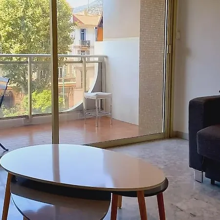 Apartment Immeuble Le Regency, 4 Pieces, 80 Metres De La *