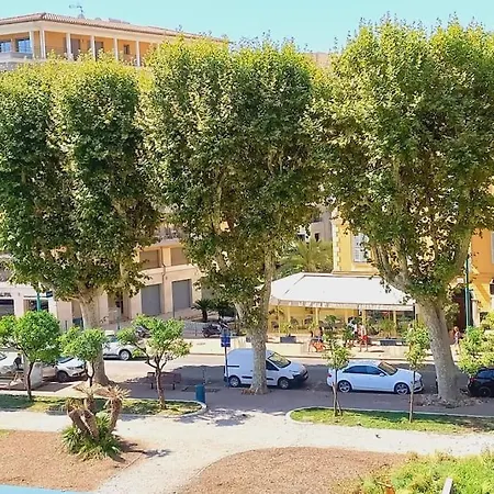 Immeuble Le Regency, 4 Pieces, 80 Metres De La Apartment *