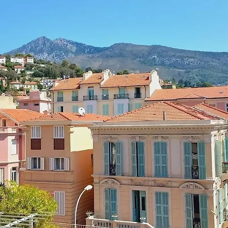 Le Regency, Familial Au Coeur Du Centre-ville, Des Celebres Jardins Bioves, Et Seulement A 1 Minute A Pied De La * Ментона