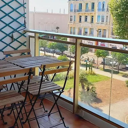 Le Regency, Familial Au Cœur Du Centre-ville, Des Célèbres Jardins Biovès, Et Seulement à 1 Minute à Pied De La Appartamento