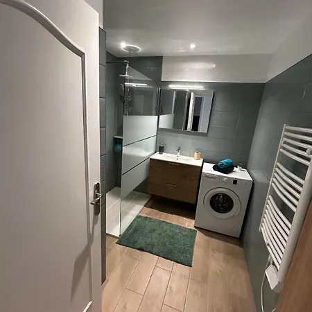 Immeuble Le Regency, 4 Pieces, 80 Metres De La Apartment *