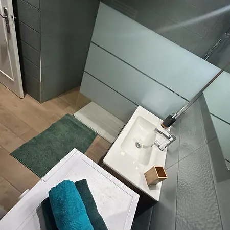 Immeuble Le Regency, 4 Pieces, 80 Metres De La Menton