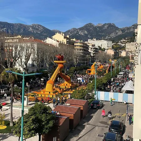 Le Regency, Familial Au Cœur Du Centre-ville, Des Célèbres Jardins Biovès, Et Seulement à 1 Minute à Pied De La