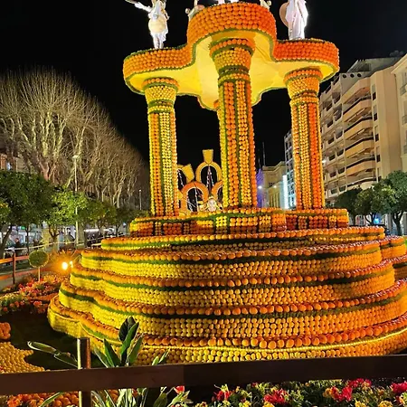 Апартаменты Le Regency, Familial Au Coeur Du Centre-ville, Des Celebres Jardins Bioves, Et Seulement A 1 Minute A Pied De La Ментона