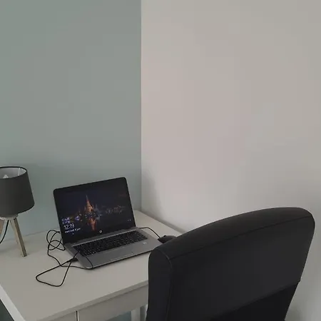 Le Regency, Familial Au Cœur Du Centre-ville, Des Célèbres Jardins Biovès, Et Seulement à 1 Minute à Pied De La *