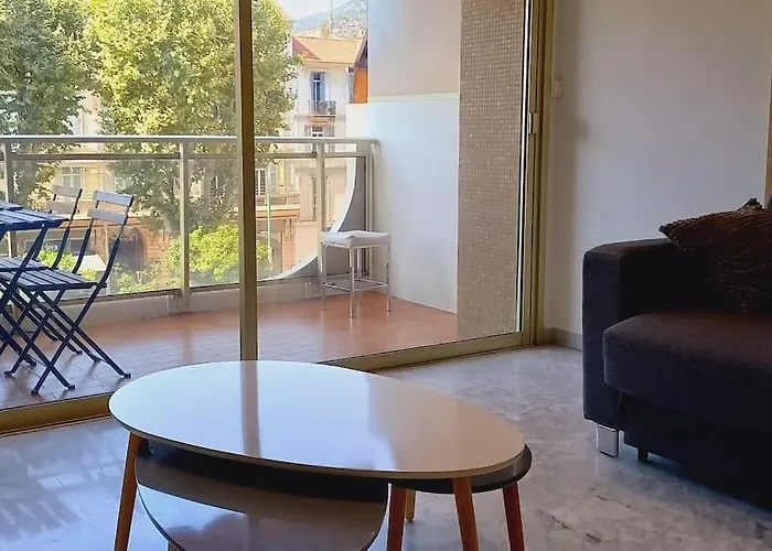 דירה Le Regency, Familial Au Coeur Du Centre-ville, Des Celebres Jardins Bioves, Et Seulement A 1 Minute A Pied De La *