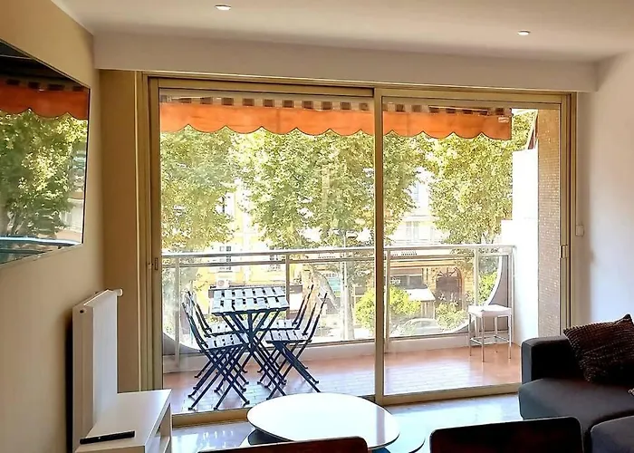 Le Regency, Familial Au Coeur Du Centre-ville, Des Celebres Jardins Bioves, Et Seulement A 1 Minute A Pied De La * מנטון