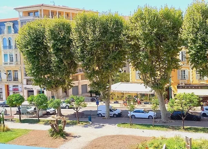 Le Regency, Familial Au Coeur Du Centre-ville, Des Celebres Jardins Bioves, Et Seulement A 1 Minute A Pied De La 아파트 *