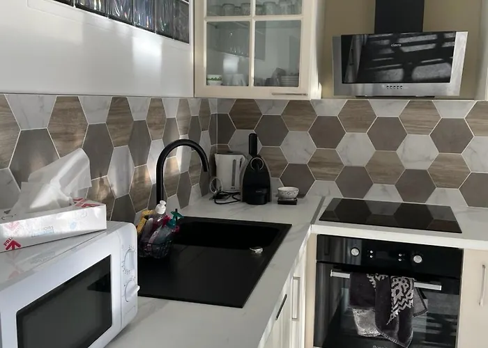 Le Regency, Familial Au Coeur Du Centre-ville, Des Celebres Jardins Bioves, Et Seulement A 1 Minute A Pied De La דירה