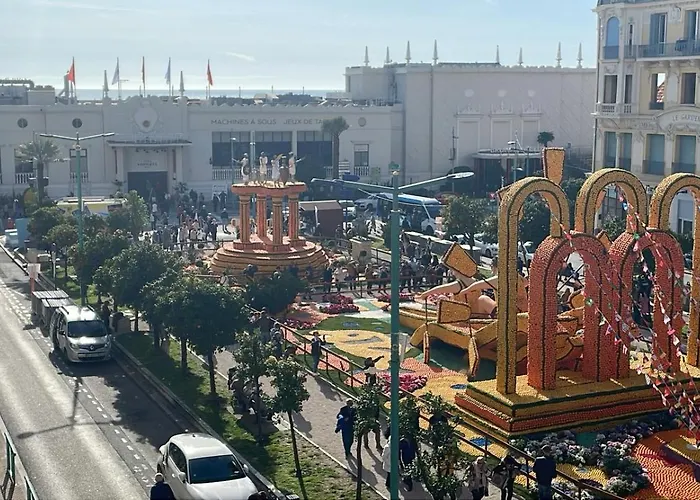 Le Regency, Familial Au Coeur Du Centre-ville, Des Celebres Jardins Bioves, Et Seulement A 1 Minute A Pied De La * מנטון