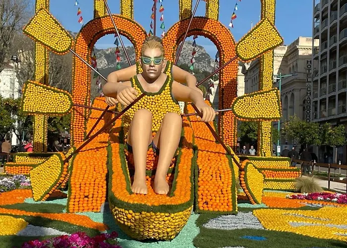 Le Regency, Familial Au Coeur Du Centre-ville, Des Celebres Jardins Bioves, Et Seulement A 1 Minute A Pied De La 아파트 *