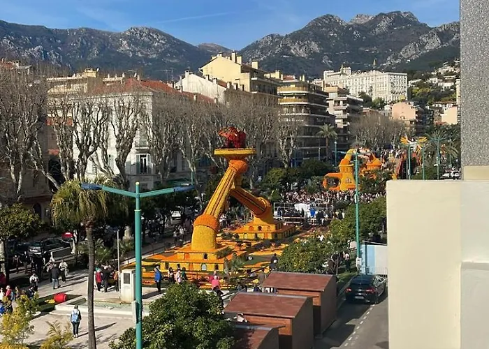 Le Regency, Familial Au Coeur Du Centre-ville, Des Celebres Jardins Bioves, Et Seulement A 1 Minute A Pied De La 아파트 멍똥