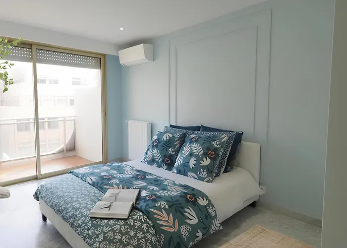 Le Regency, Familial Au Coeur Du Centre-ville, Des Celebres Jardins Bioves, Et Seulement A 1 Minute A Pied De La מנטון